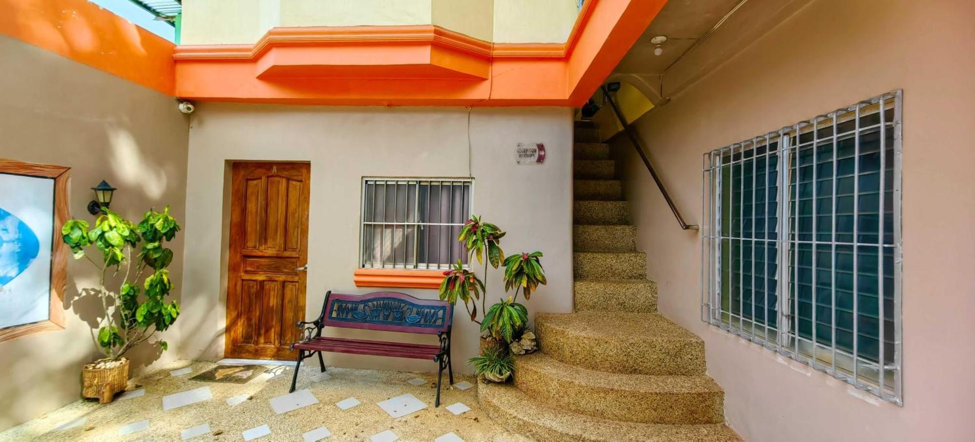Las Residencias Bed And Breakfast Puerto Princesa Eksteriør bilde