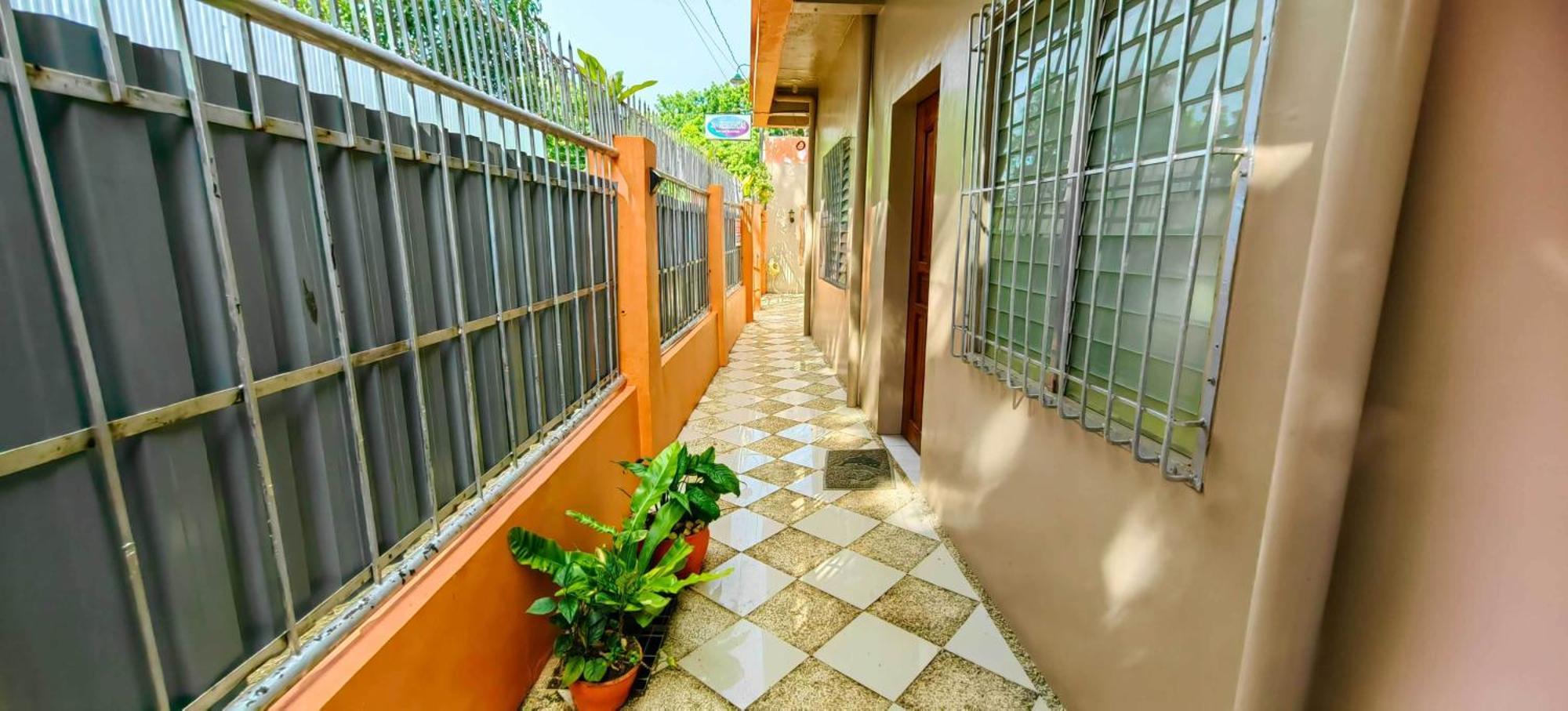 Las Residencias Bed And Breakfast Puerto Princesa Eksteriør bilde